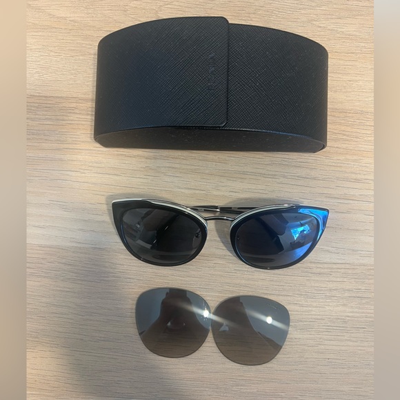 Prada sunglasses - Picture 1 of 6